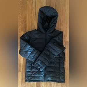 Amazon Essentials Youth xl Black hooded puffer jacket